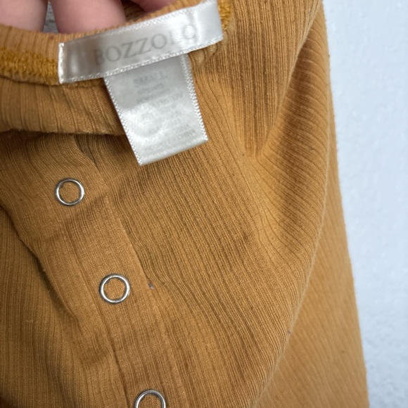 Bozzolo Golden Button-Front Ribbed Tank Top - Picture 3 of 6